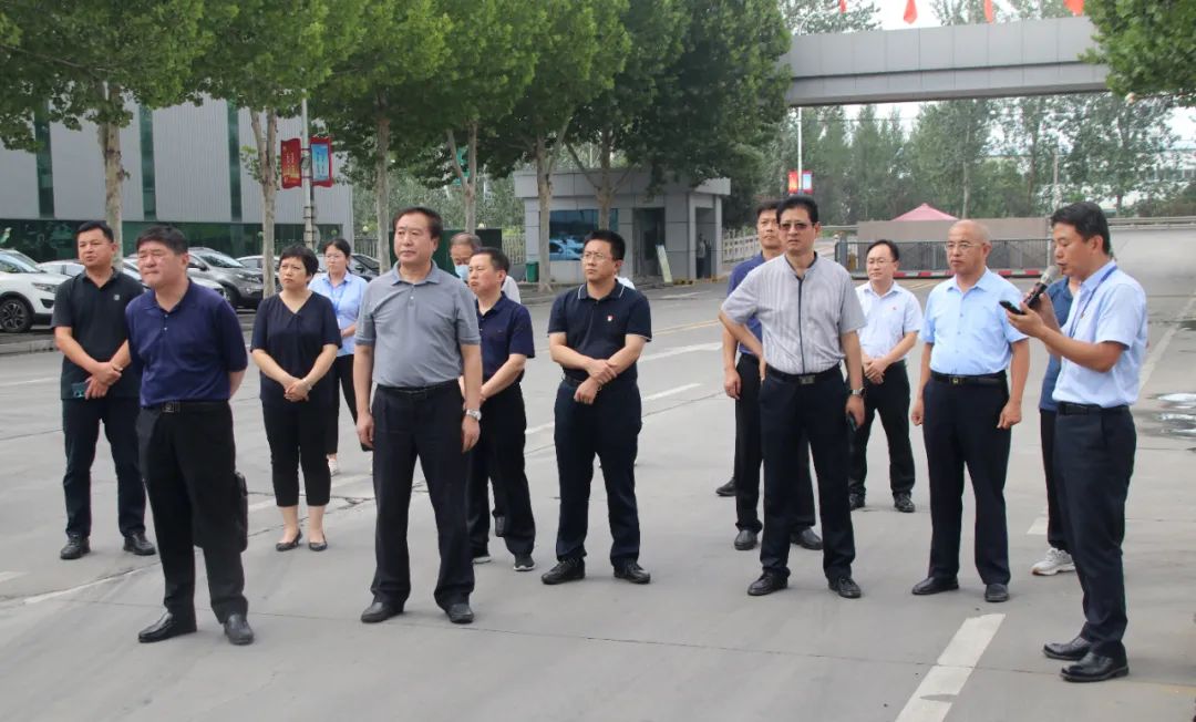 省市場監(jiān)督管理局個(gè)體私營企業(yè)黨建觀摩團(tuán)到眾鑫發(fā)視察指導(dǎo)